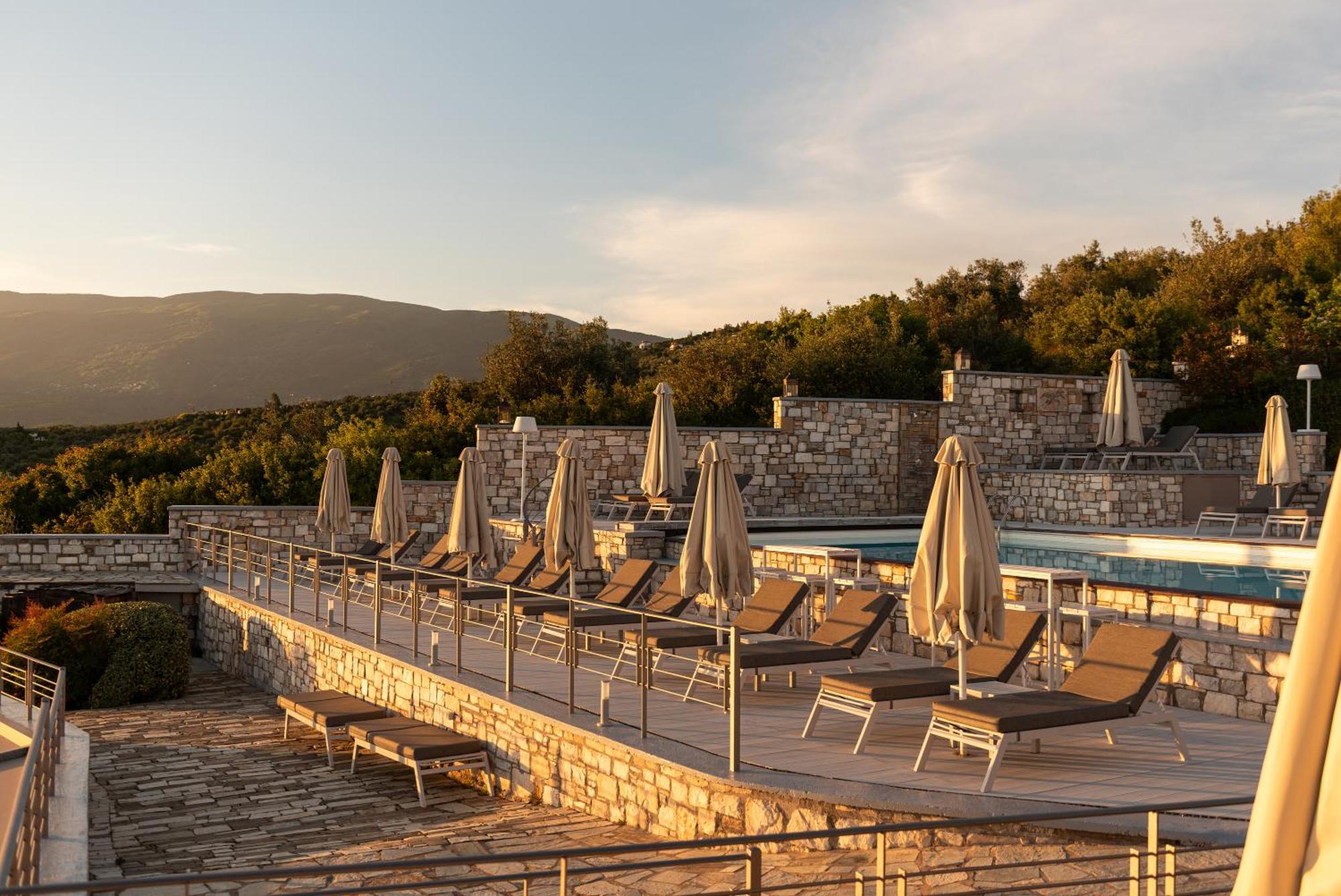 Karavia Lux Inn Áfissos Exteriér fotografie