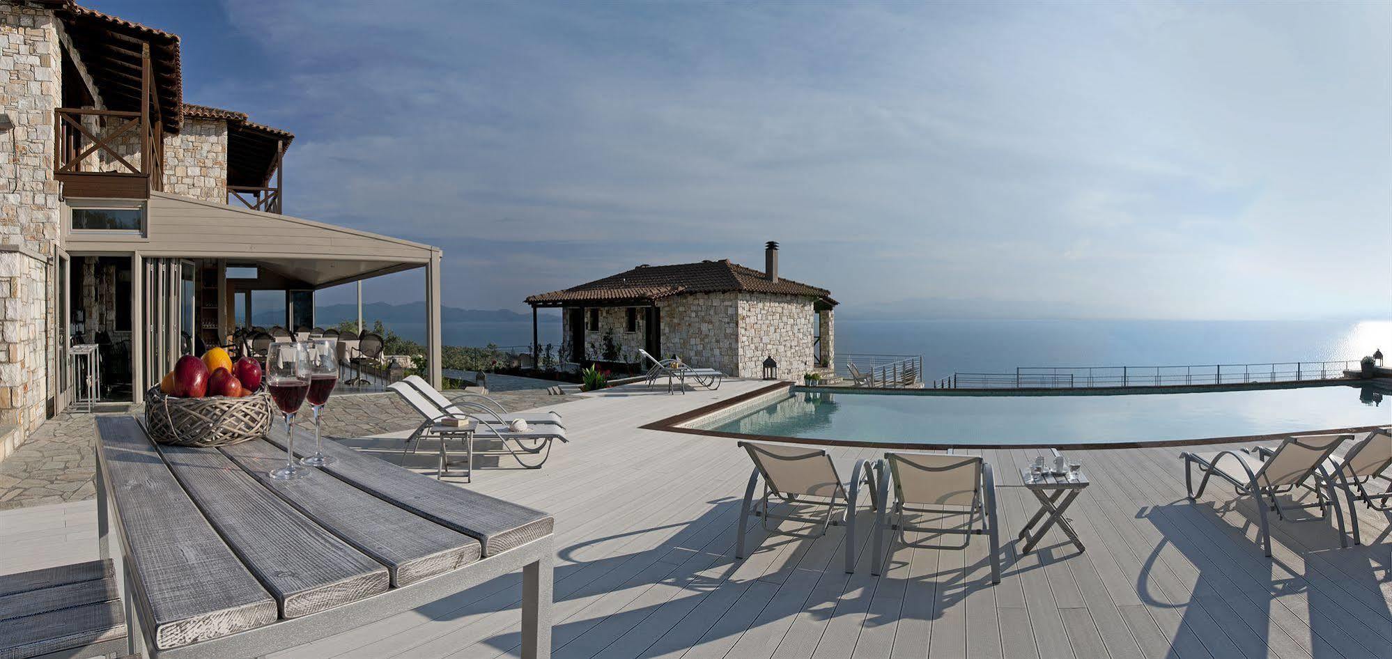 Karavia Lux Inn Áfissos Exteriér fotografie