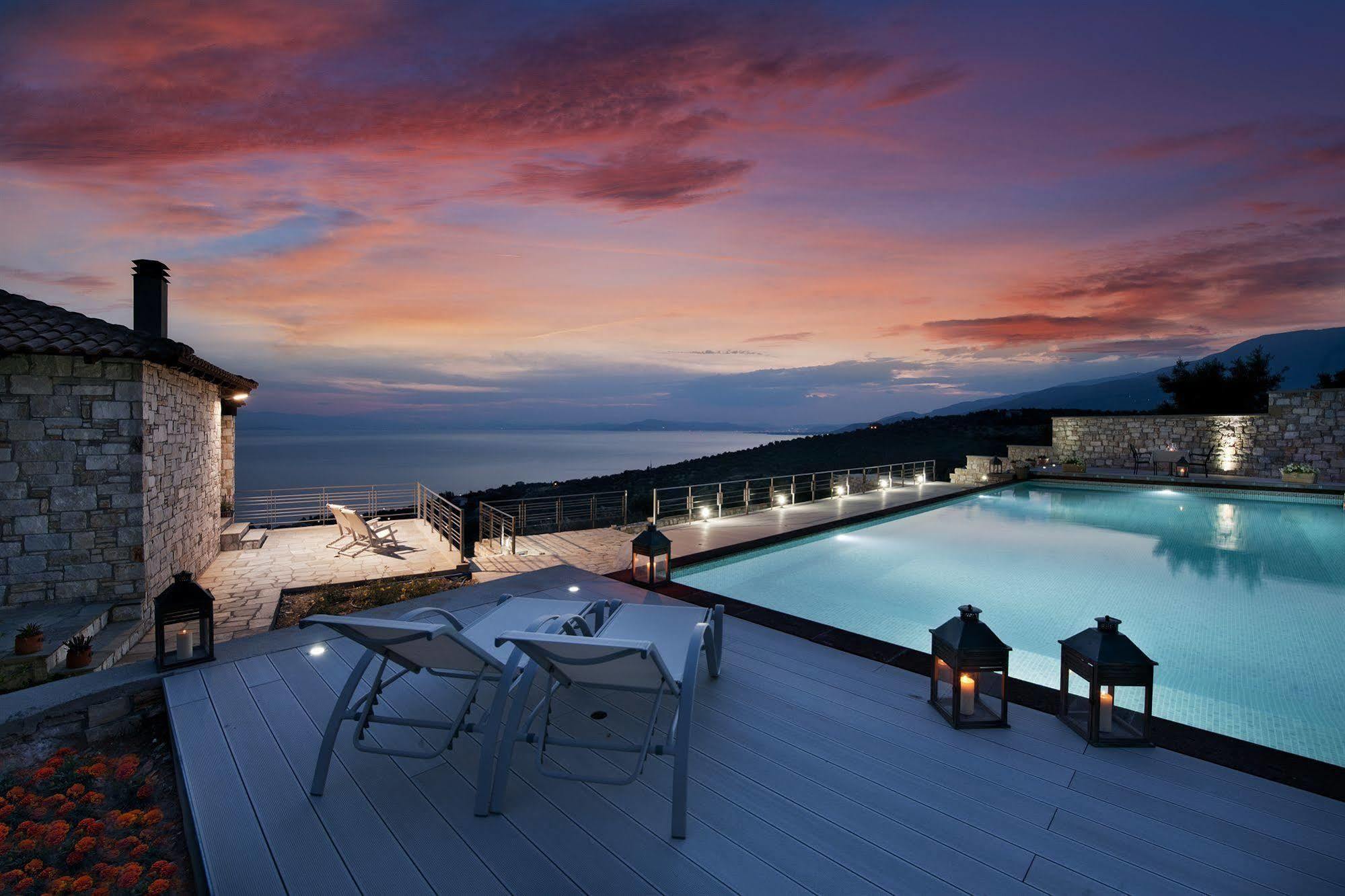 Karavia Lux Inn Áfissos Exteriér fotografie